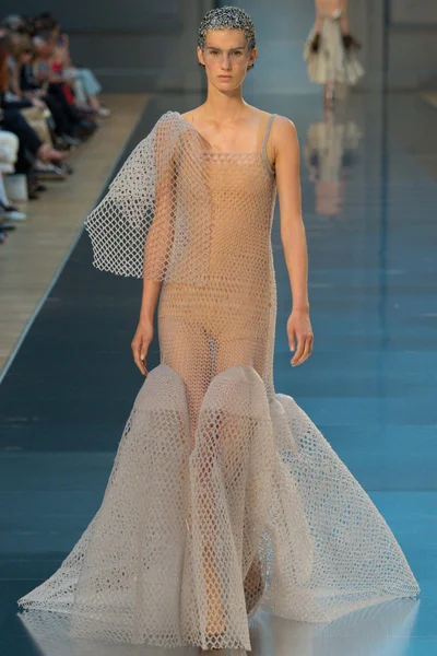 Look 25